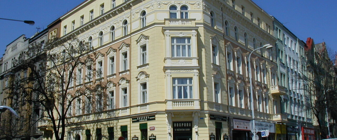 Apartment building management in Prague